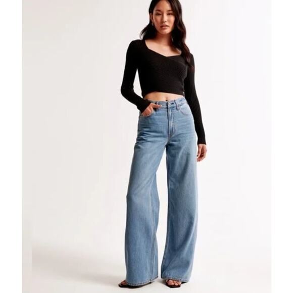 Abercrombie & Fitch Denim - Abercrombie & Fitch Wide Leg High Rise Jeans Size 32 Curve Love Light Wash Denim
